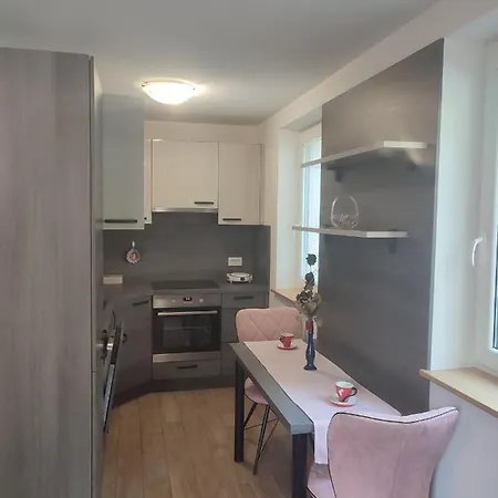 Apartment Pocitnisko Stanovanje Aurora *